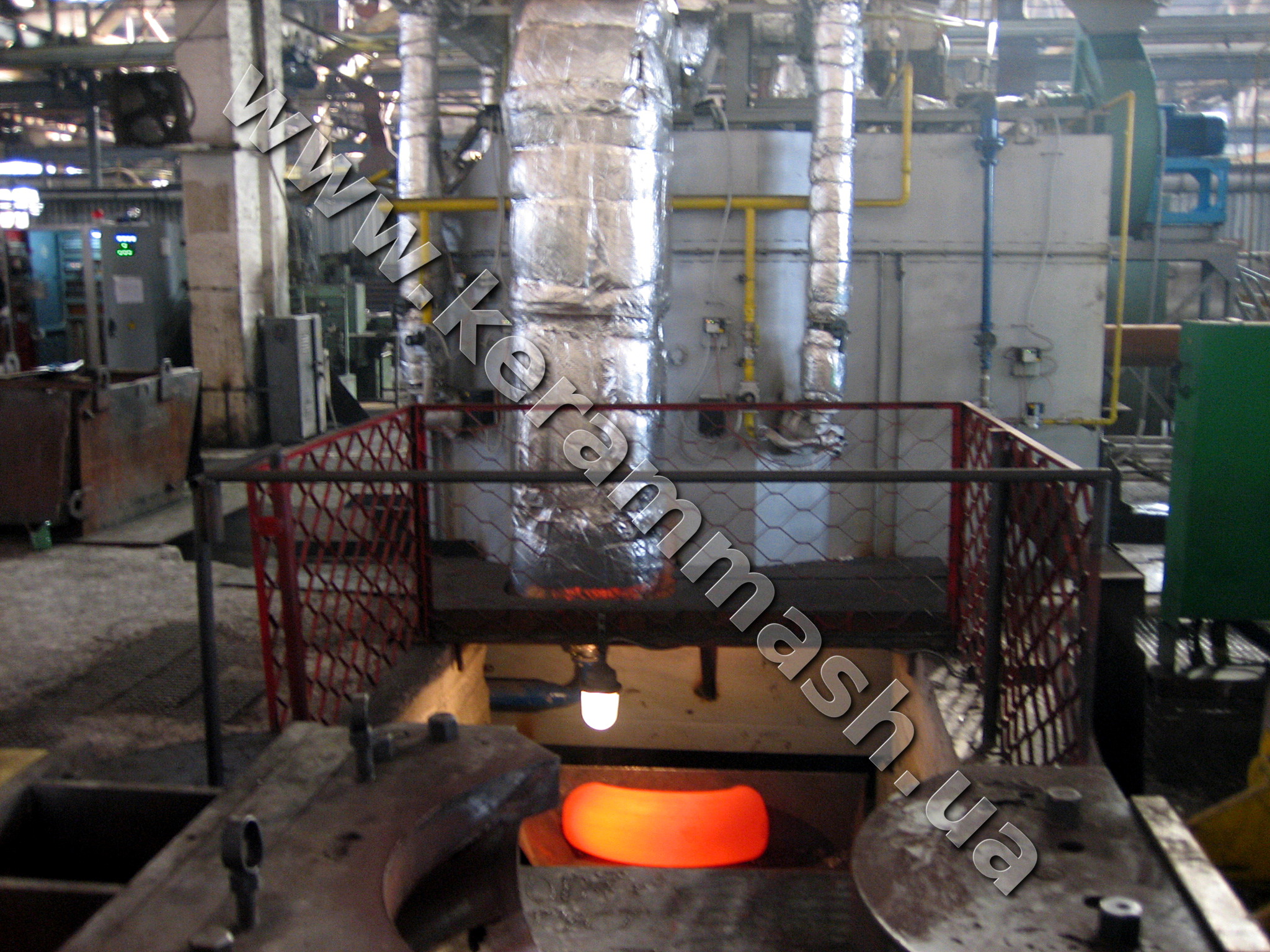 Industrial specialized chamber furnace for knuckle bends production